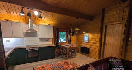 Pineshadow Lodge-Dog Friendly, Kenwick Park, Louth