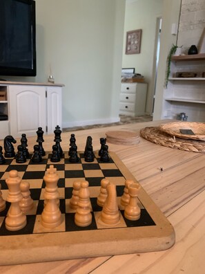 Games room - Cosy lakeside Family+Pet friendly 3 BR HolidayHOME (Lakes Entrance)