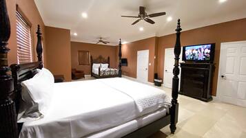 3 slaapkamers, een kluis op de kamer, een strijkplank/strijkijzer