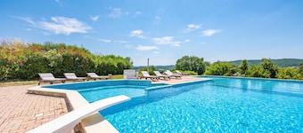 Pool Villa Angela with Sauna, Jacuzzi and Gym, Manciano Terme, Italy