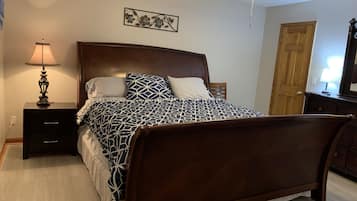 2 bedrooms, desk, iron/ironing board, free WiFi