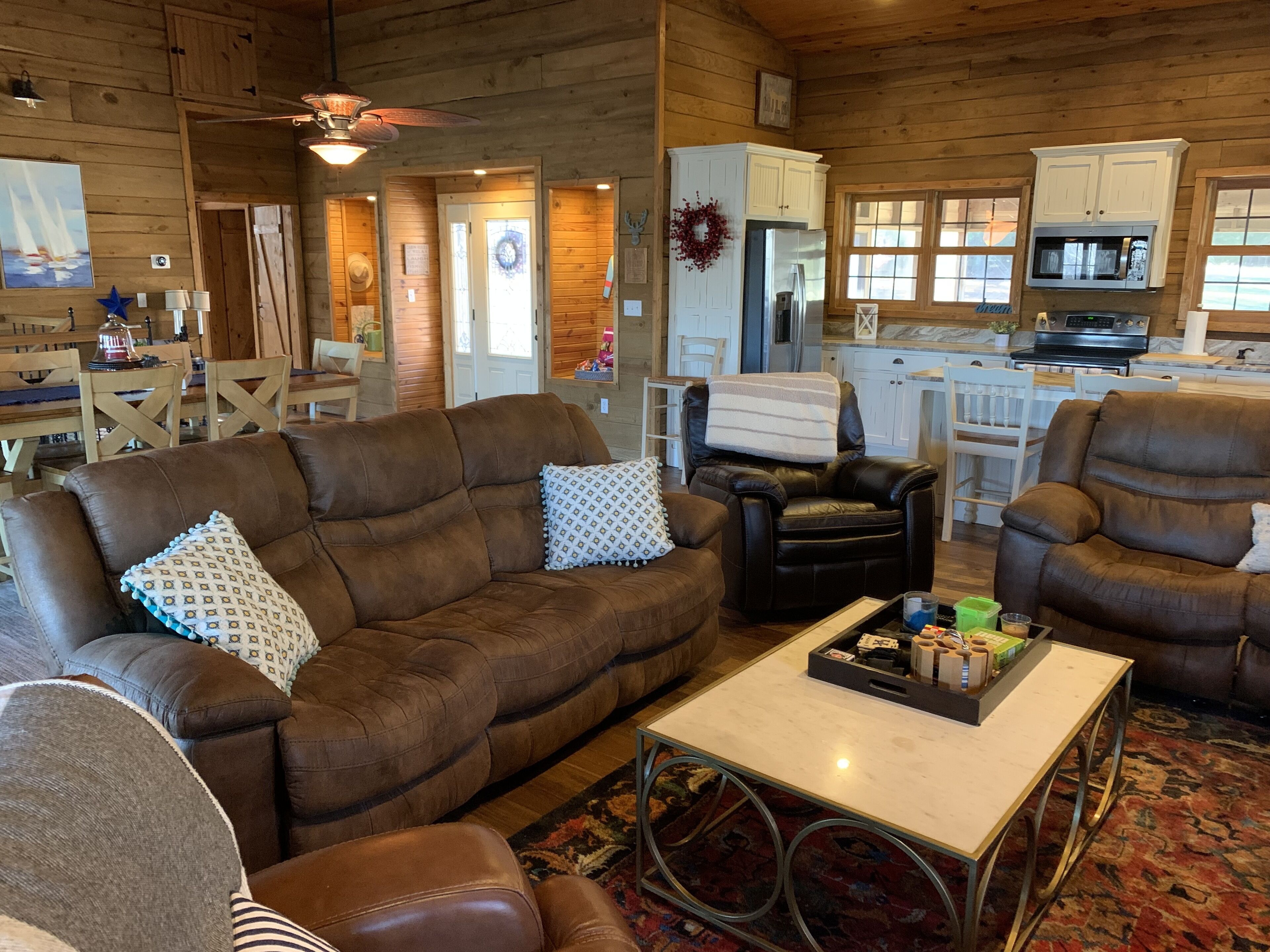 Smart TV, fireplace, video games, DVD player