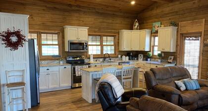 Modern Lakefront Log Cabin on Rough River Lake