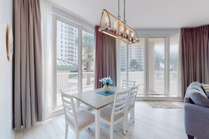 Dining - Garden-view condo with lagoon & kid's pools, beach access, on-site eateries & AC (Destin)