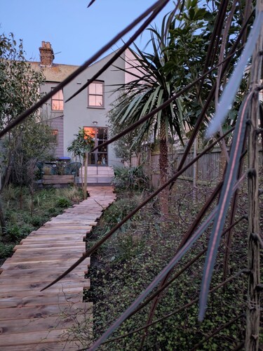 Elegant holiday home located in the heart of Deal