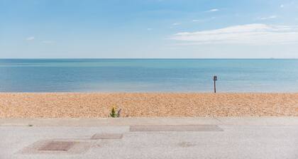 A delightful cottage in the heart of the historic conservation area of Deal