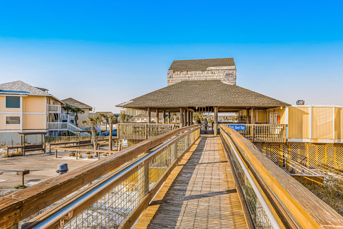 Photo 6 of Dog-friendly condo with private beach access, pools, hot tubs, and central AC