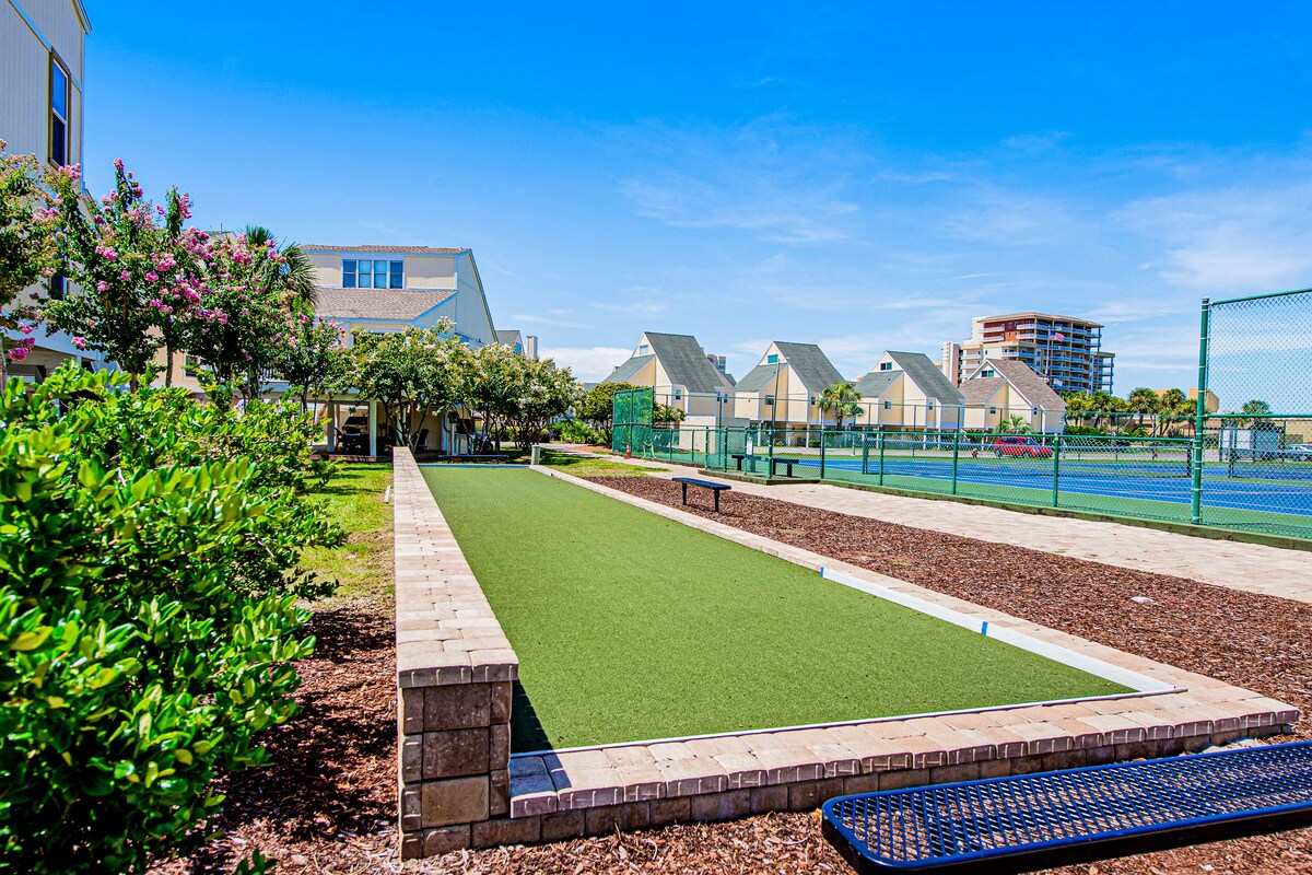 Photo 26 of Dog-friendly condo with private beach access, pools, hot tubs, and central AC