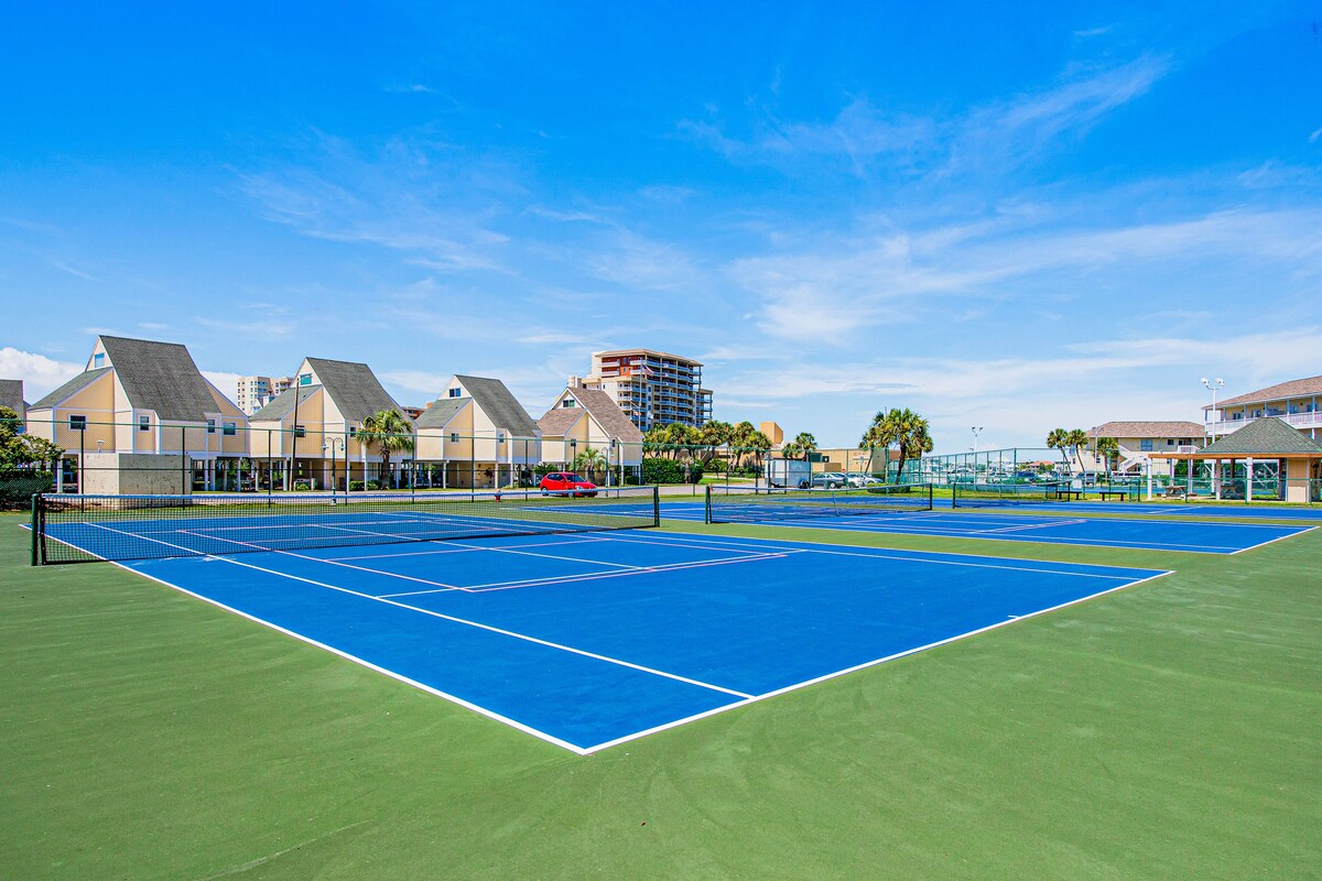 Photo 7 of Dog-friendly condo with private beach access, pools, hot tubs, and central AC