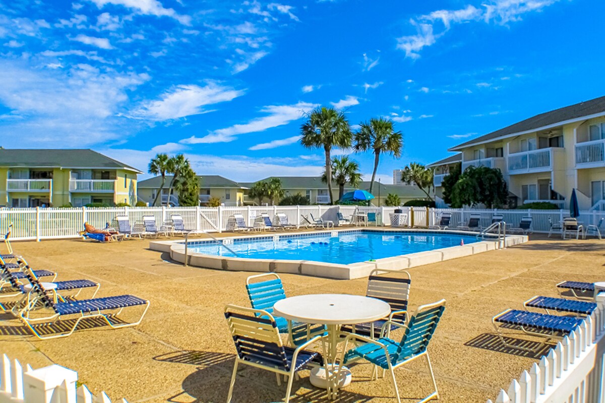 Photo 5 of Dog-friendly condo with private beach access, pools, hot tubs, and central AC