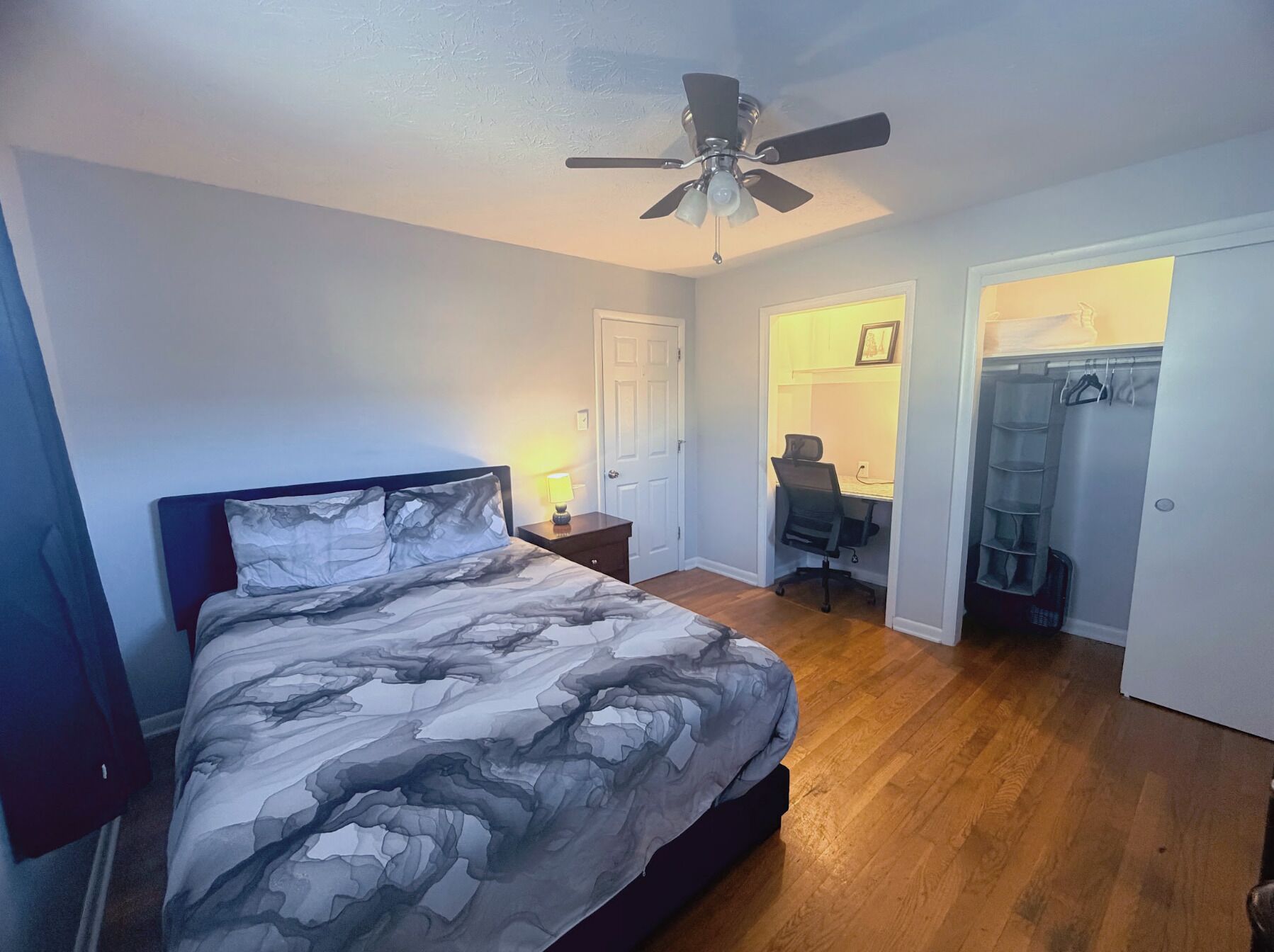 2 bedrooms, desk, iron/ironing board, WiFi (free)