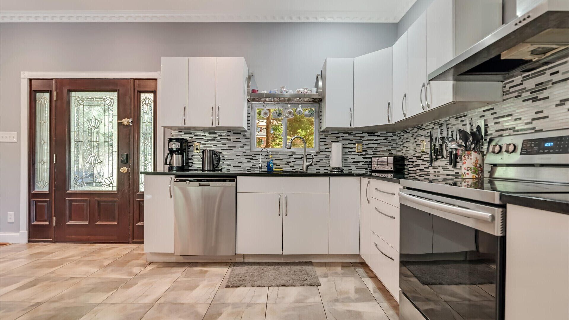 冰箱、微波炉、烤箱、洗碗机