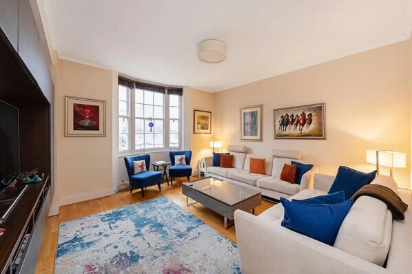 Smart-tv, bøger, musikbibliotek, printere