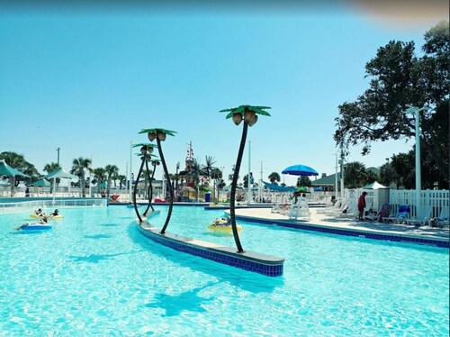 Ocean Lakes 5000 Section Ibis Beach Tower 4 bed/3.5bath