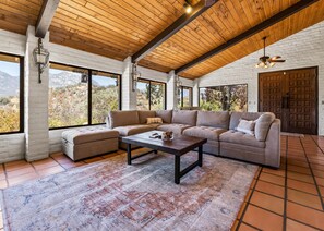 Smart TV, books, music library - Breathtaking Views of National Park (10 minutes from Sequoia!) (Three Rivers)