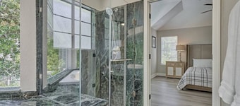 Luxury 4BR/3Bath with the heated pool and Spa