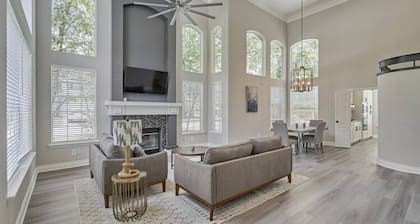 Luxury 4BR/3Bath with the heated pool and Spa