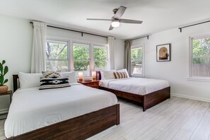 4 多间卧室、办公桌、熨斗/熨衣板、旅行婴儿床