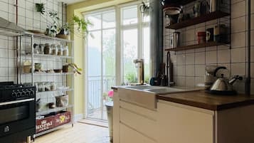 Køleskab, ovn, kogeplade, opvaskemaskine