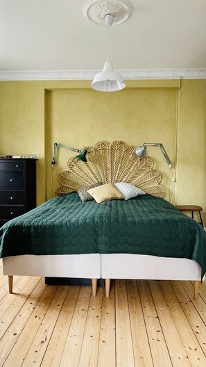 2 bedrooms, iron/ironing board, travel cot, free WiFi - City Apartment in Copenhagen with 2 bedrooms sleeps 3 (Copenhagen)