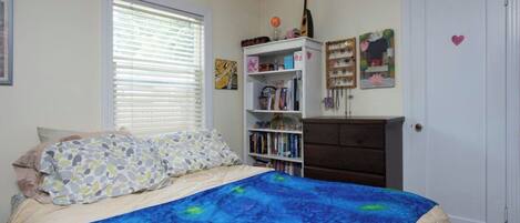 2 soverom, skrivebord, wi-fi og sengetøy