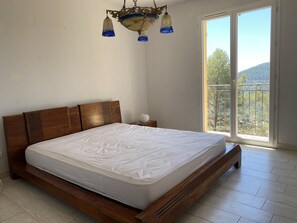 3 chambres, bureau, fer et planche à repasser, Wi-Fi gratuit