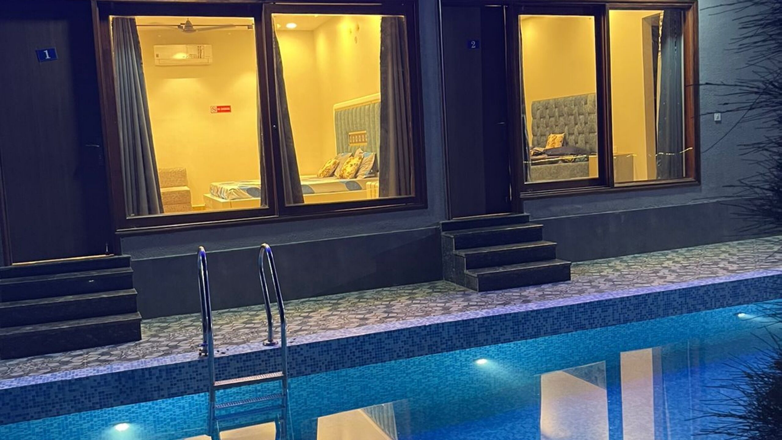 Indoor pool, outdoor pool