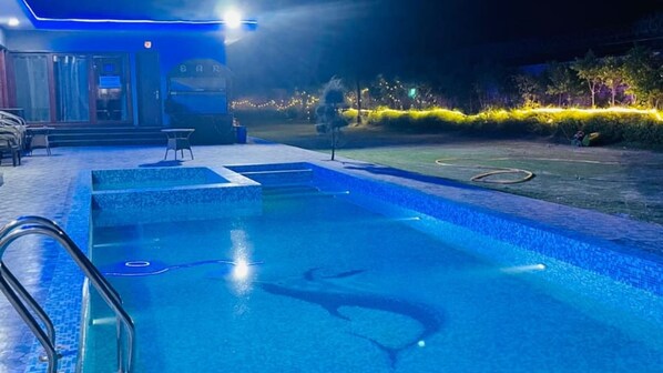 Indoor pool, outdoor pool