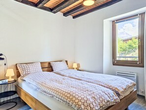 4 habitaciones, escritorio y internet 
