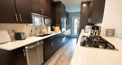 🌵5BR Midtown Retreat 🌵 Heated Saltwater Pool/Spa ⭐ Firepit ⭐ BBQ ⭐ Office ⭐