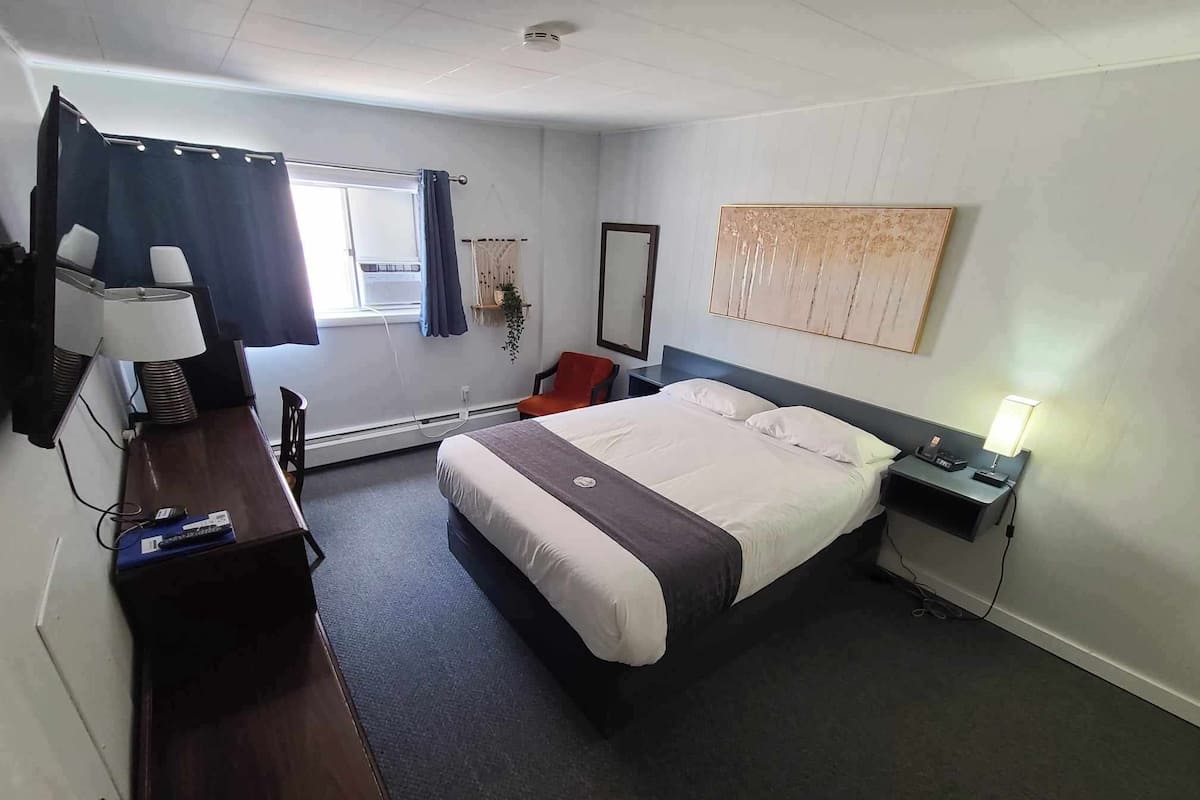 Habitación económica, 1 cama de matrimonio | Ropa de cama de alta calidad y colchones viscoelásticos