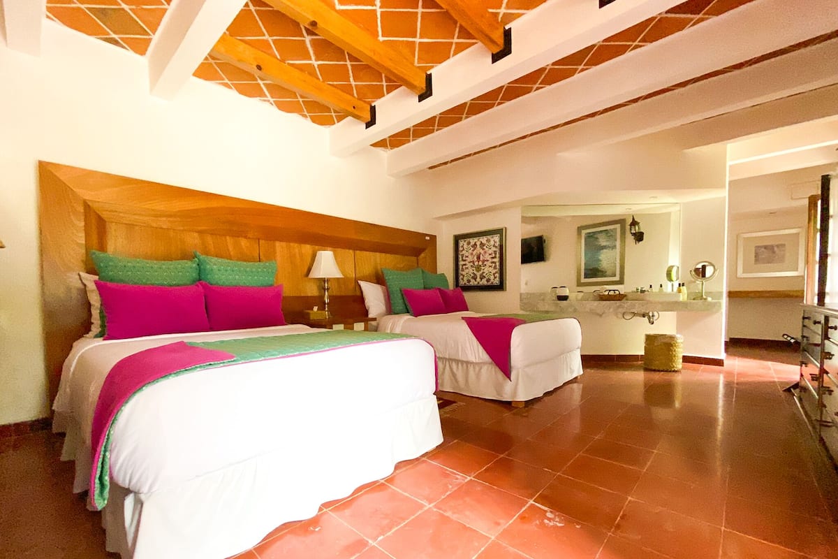 Family Room, Multiple Beds | Hypo-allergenic bedding, free minibar, free WiFi, bed sheets