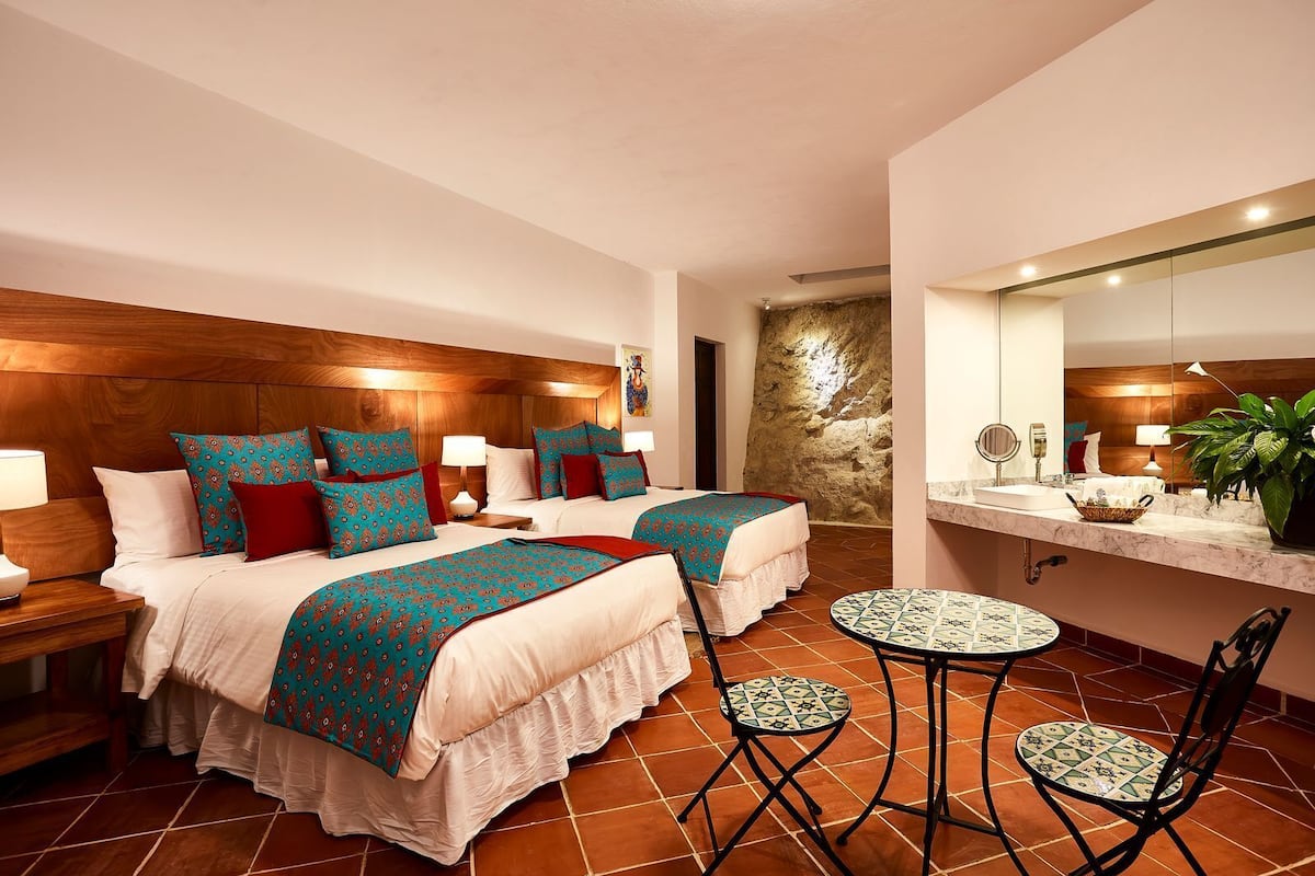 Traditional Room, 1 Bedroom | Hypo-allergenic bedding, free minibar, free WiFi, bed sheets