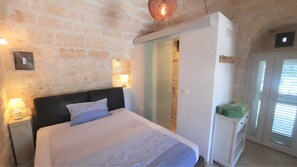 4 chambres, fer et planche à repasser, Wi-Fi gratuit, draps fournis