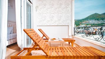 Deluxe Room | Terrace/patio