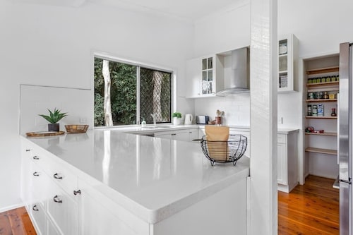 Tree House Toowoomba - Peace & Quiet in tree tops