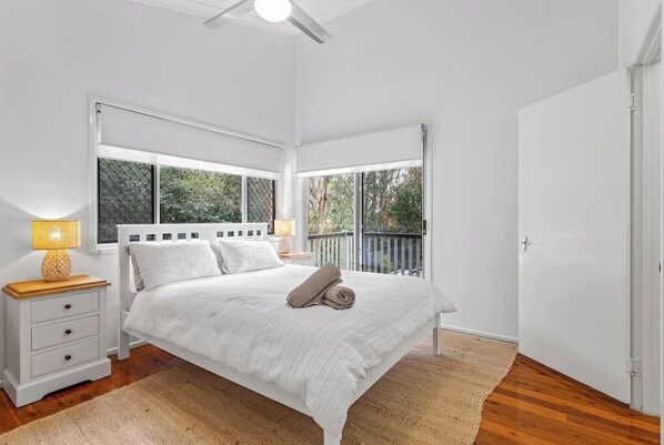 3 bedrooms, desk, iron/ironing board, travel cot