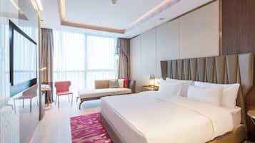 Minibar, in-room safe, desk, laptop workspace