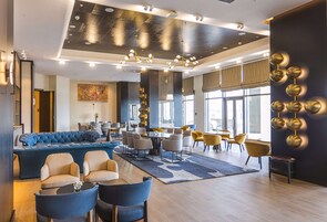 Rooftop bar, alfresco dining, open daily