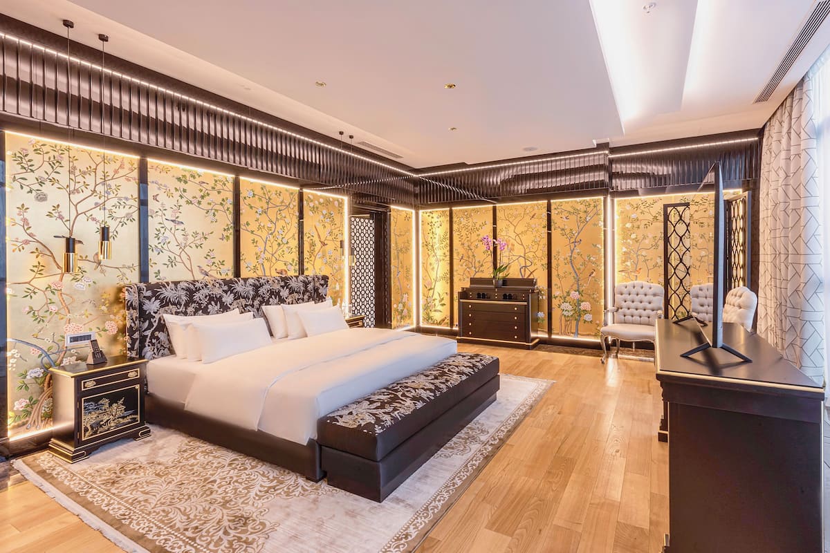 Presidential Suite Xian | Minibar, in-room safe, iron/ironing board, cribs (free)