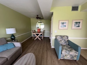 Suite, 1 Bedroom | Living area
