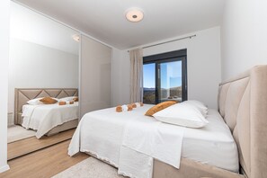 4 Schlafzimmer, Schreibtisch, kostenloses WLAN, Bettwäsche