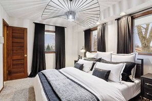 5 slaapkamers, een strijkplank/strijkijzer, reisbedje, wifi