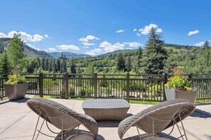 Terrace/patio - Riverfront Lodge 302 - 2 Bedroom Residence (Avon)