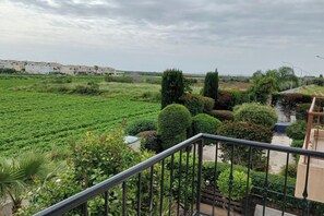 Property grounds - Beautiful 2-bed House in Mandria, Paphos (Mandria)
