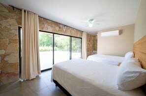 Suite estudio de diseño | 1 dormitorio, cortinas opacas, sistema de insonorización