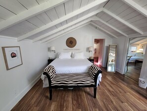 Egyptian cotton sheets, premium bedding, pillow-top beds, minibar