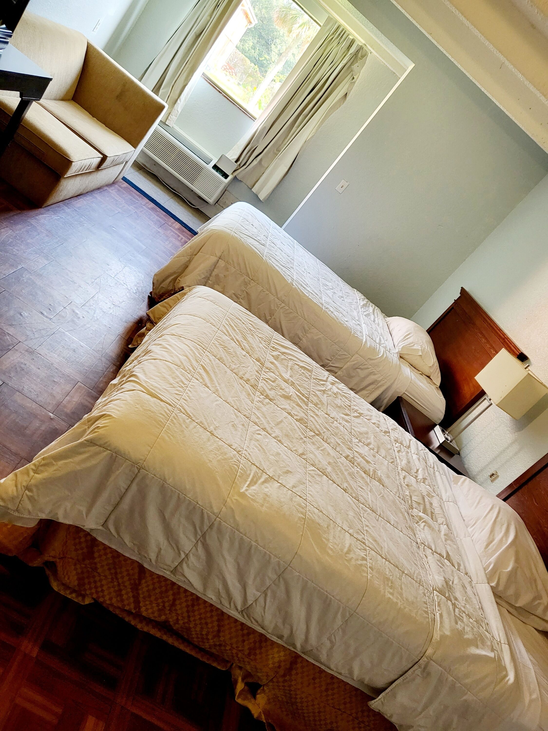 Foto - Metro Inn & Suites