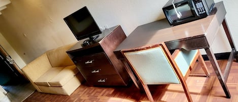 Basic Double Room | Free WiFi, bed sheets