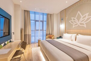 Habitación estándar con 1 cama doble o 2 individuales | Minibar, caja fuerte, escritorio y espacio para trabajar con un portátil